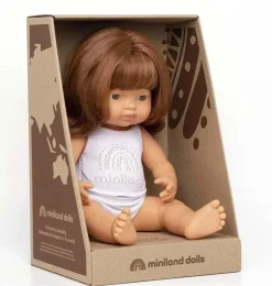 Miniland-Puppenmädchen mit roten Haaren